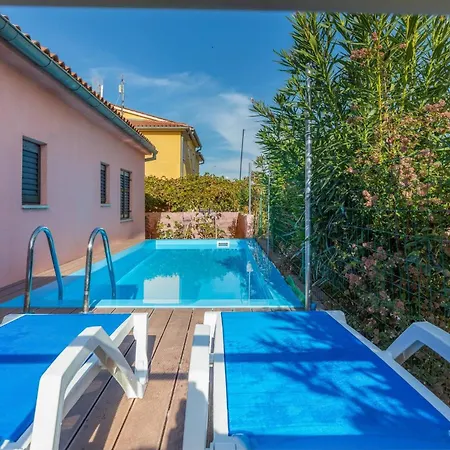 Family Friendly House With A Swimming Pool Peroj, - 27692 *
